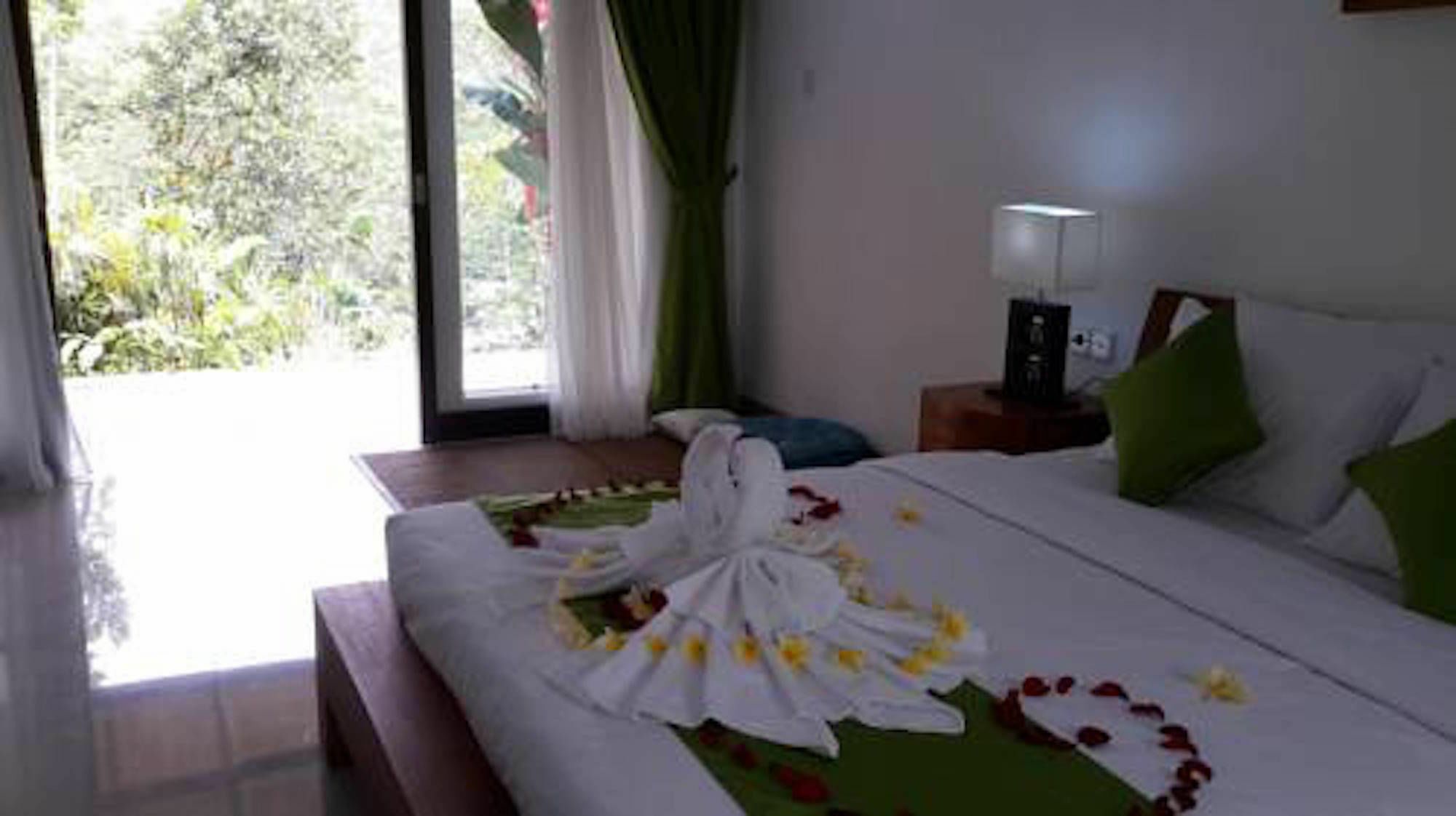 The Aura Shanti Retreat Baturiti Экстерьер фото